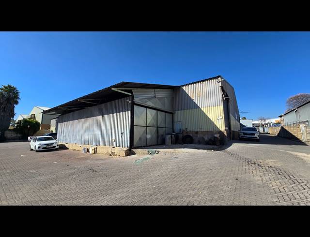 949M² WAREHOUSE TO LET IN EASTLEIGH